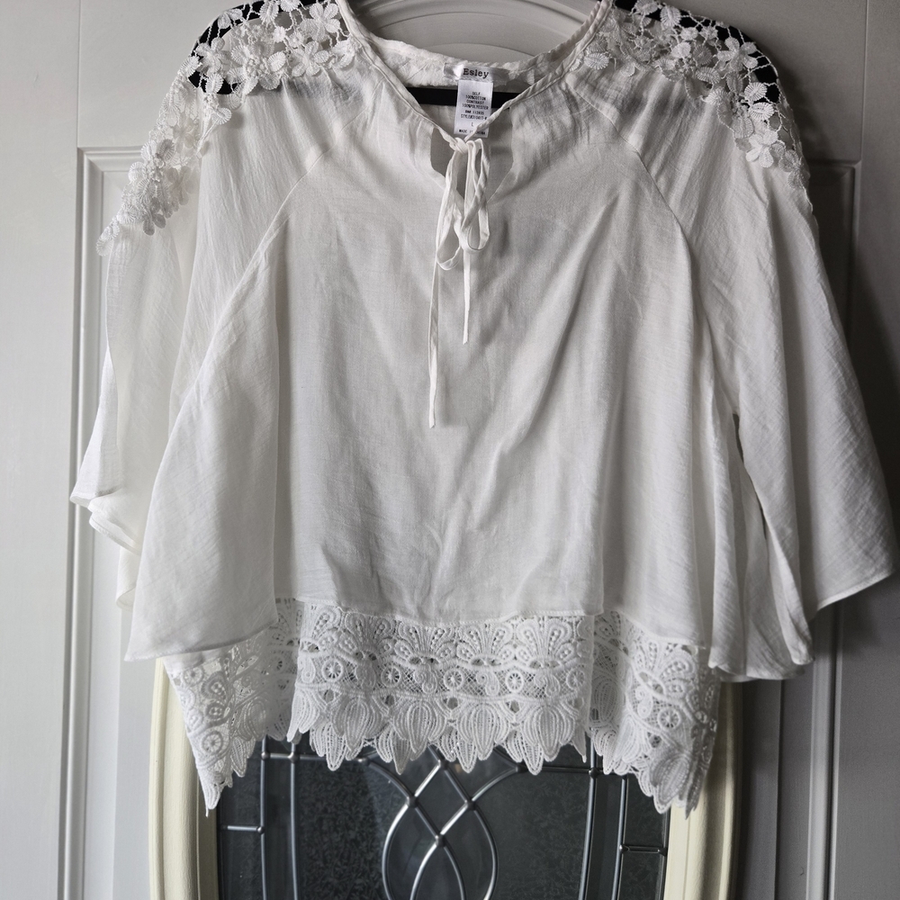Esley Elegant White Lace Women's Top -‎ Large